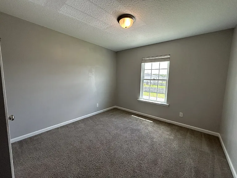 206 Summerhill Dr — Photo 6