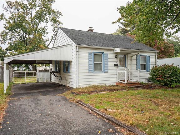 3rd image of 44 Sunnyreach Dr