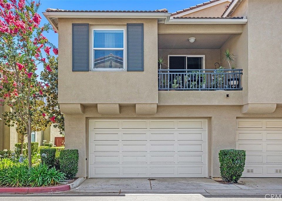 1st image of 27477 Hazelhurst St Unit 3