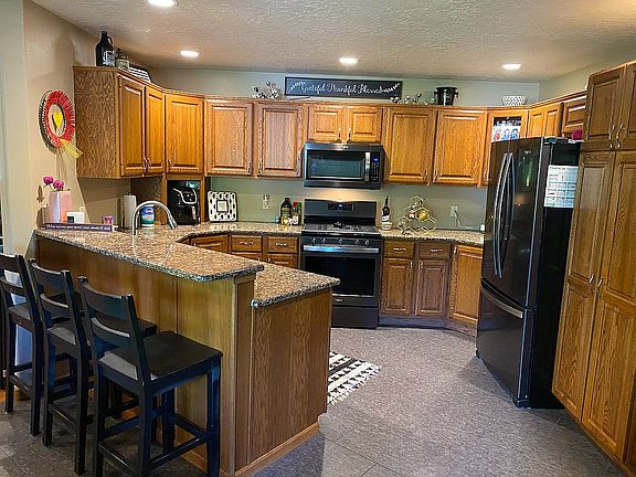 5th image of 3901 Sequoia Dr