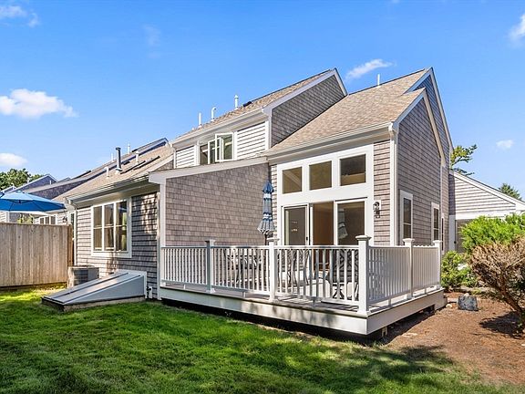 3rd image of 8 Hutchens Mews Unit 8