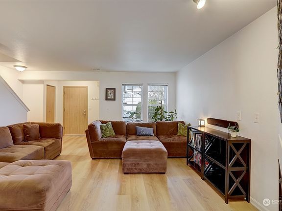 4th image of 11117 63rd Street E