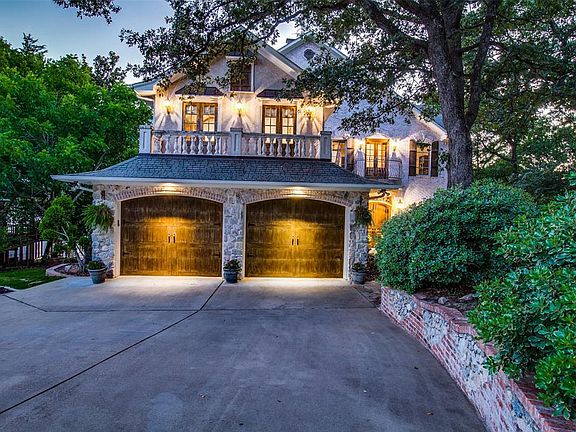 3rd image of 530 Hideaway Ln E
