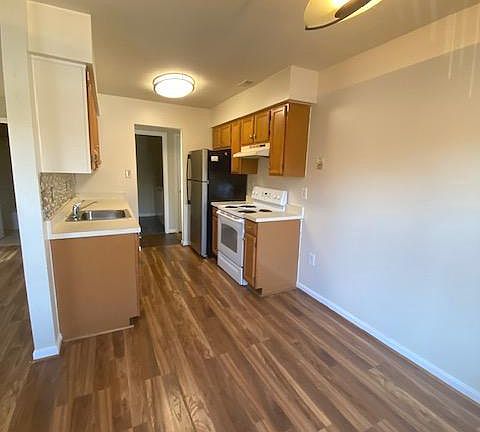3rd image of 319 Moseby Ct APT E
