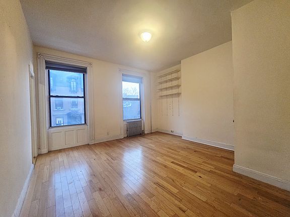 3rd image of 138 Joralemon St APT 4F