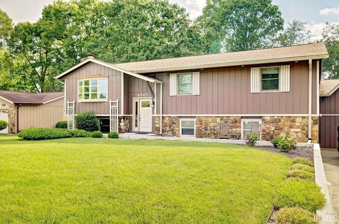 5 bed, 3512 sqft, $3,400 — Photo 1