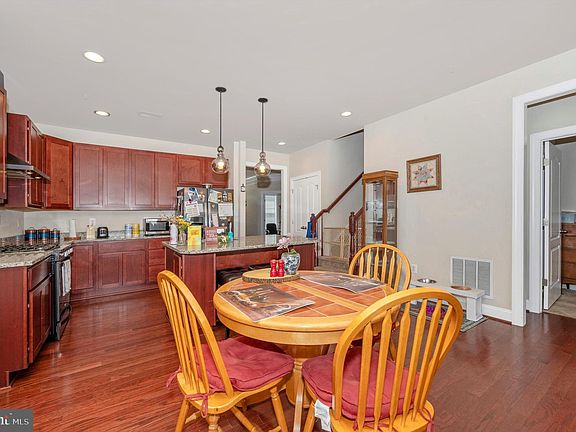 4th image of 20236 Huntington Ct