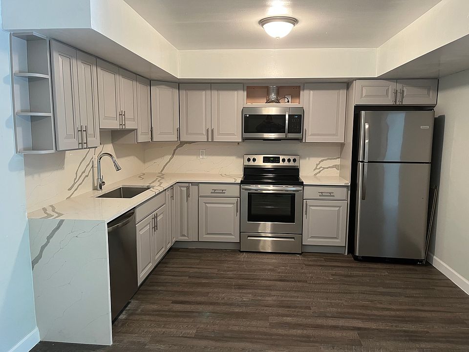 1st image of 1419 SE 2nd St #1/1