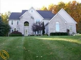 3126 Hidden Cove Ct, Brighton, MI