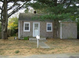 112 Cedar Ave, Portsmouth, RI 02871