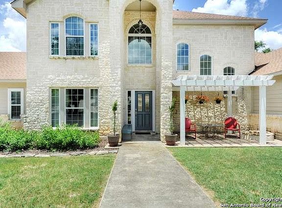 4th image of 1860 Lakeside Dr