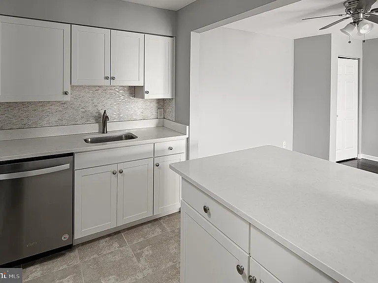 10133 Prince Pl #303-12C — Photo 10