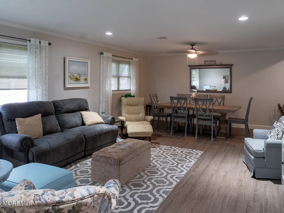 15 Monaco Ct
