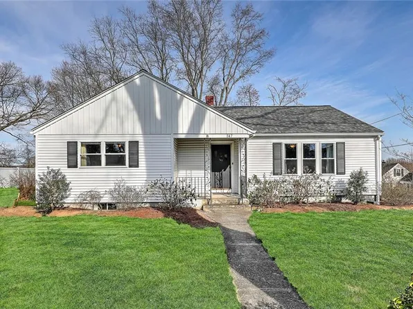 147 Hope St, Cumberland, RI 02864