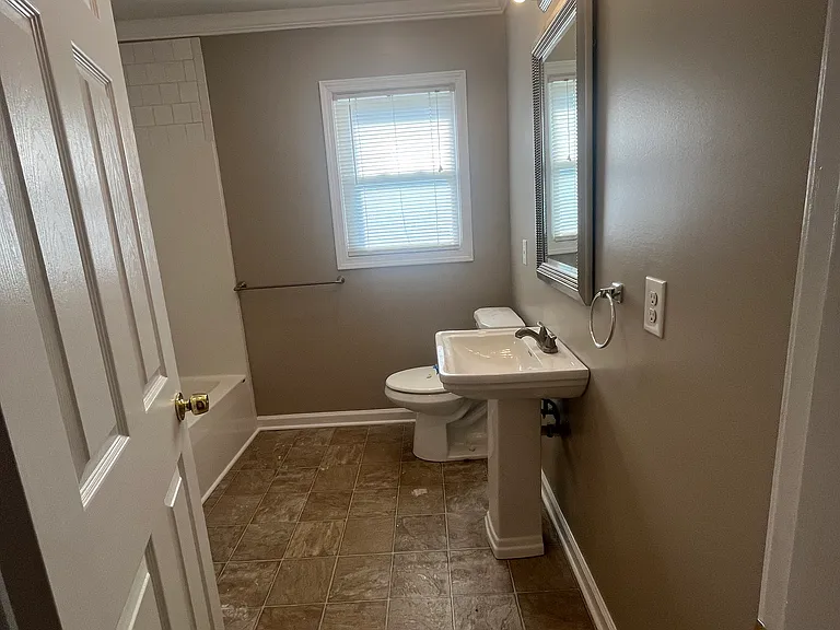 268 Boiling Springs Dr — Photo 8