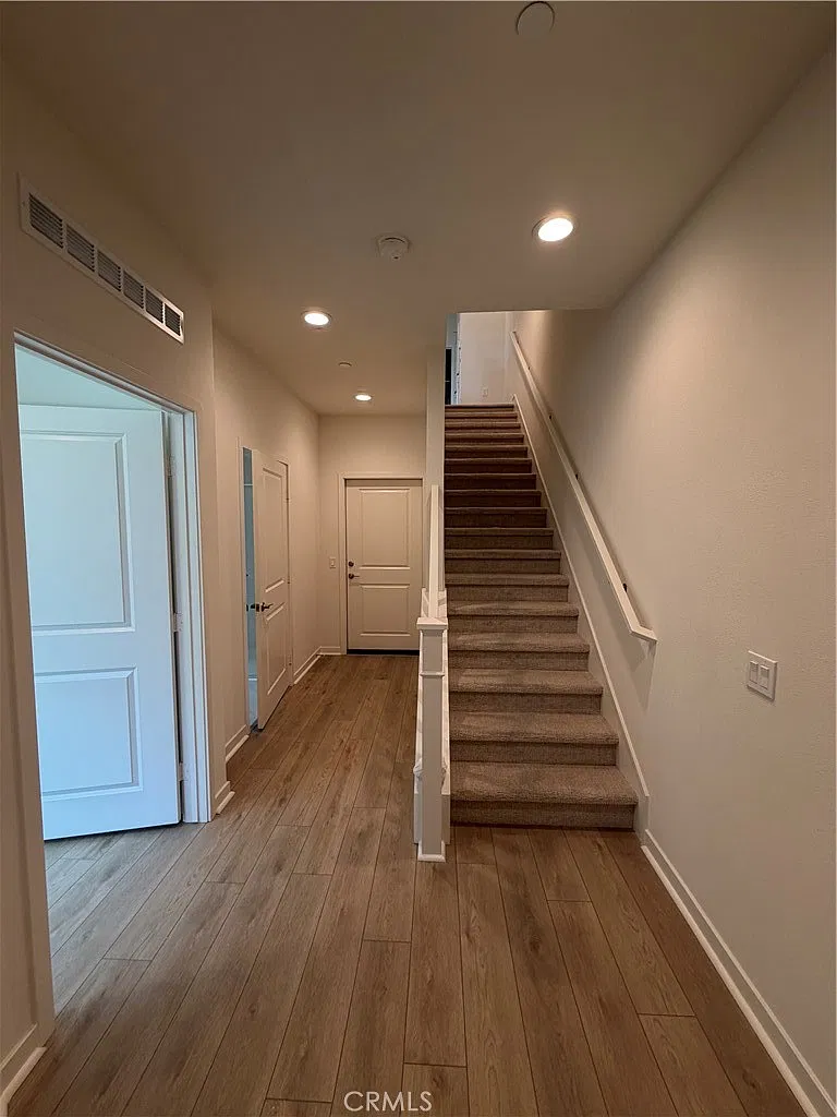 4 bed, 1642 sqft, $4,500 — Photo 2