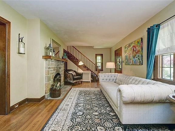 3rd image of 123 Inglewood Dr