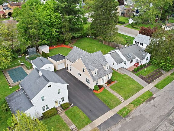 3rd image of 705 Church St