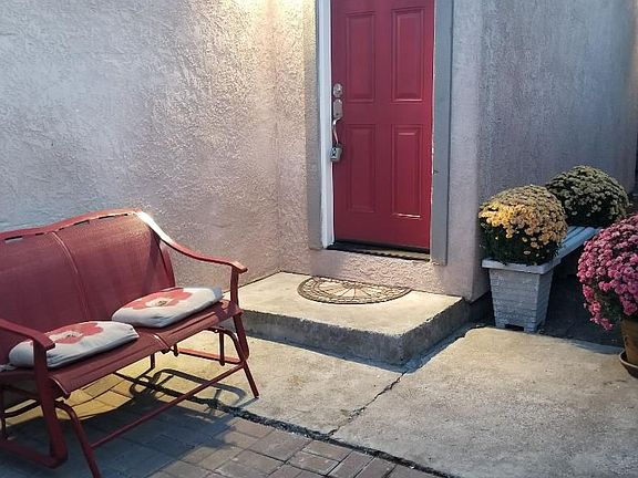 2nd image of 696 Upton St Unit B