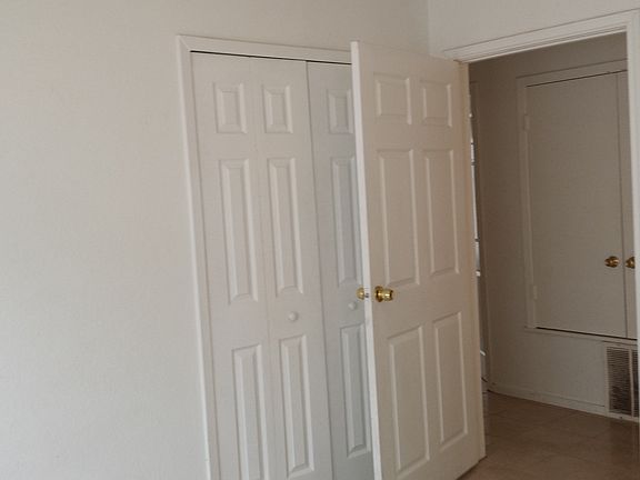 3rd image of 230 Schmeltzer Ln