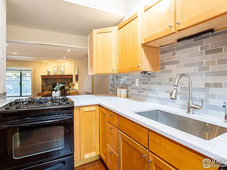 3021 Edison Ct — Photo 5