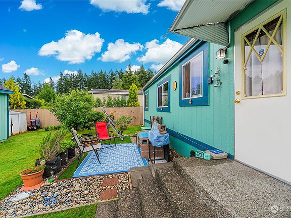 3rd image of 2379 SE Hastings Lane