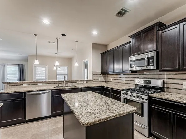 2305 Michelle Creek Dr, Little Elm, TX 75068