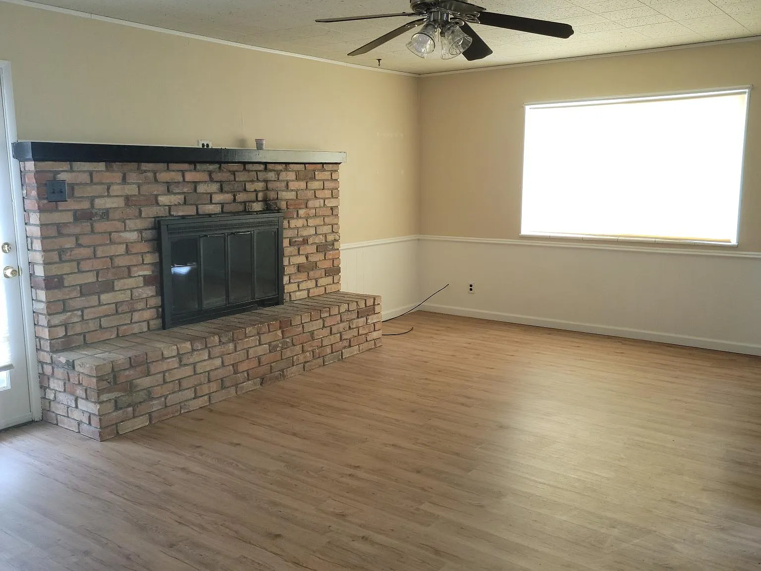 1115 Xman Way — Photo 3