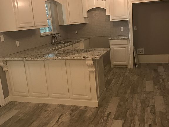 2nd image of 2901 Upton Dr