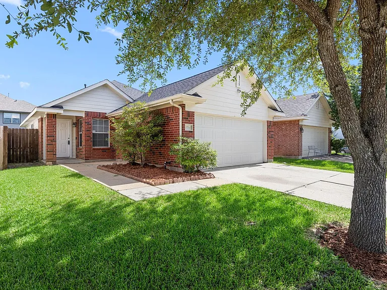 2746 Grahamwood Ln — Photo 2