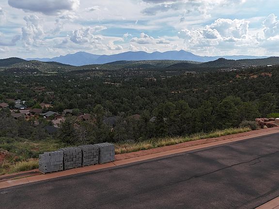 5th image of 1004 W Falcon Lookout Ln