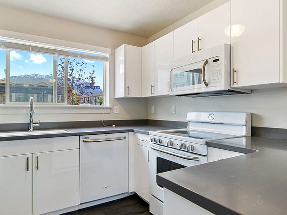 2nd image of 1004 N 1090 W APT 104