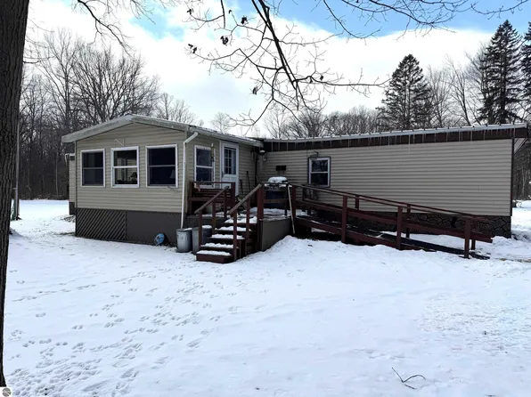 10202 E Pickard Rd, Mount Pleasant, MI 48858