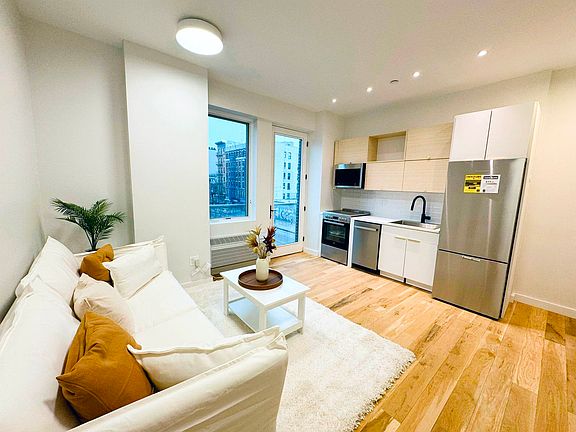 3rd image of 699 E 6th St #304
