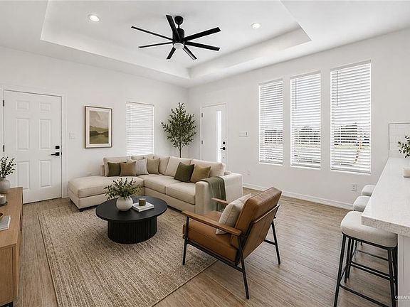 4th image of 2608 Bald Cypress Dr