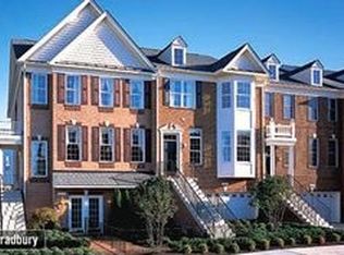 25641 America Sq, South Riding, VA 20152