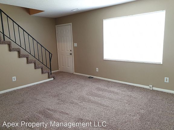 5th image of 2353 Pinewood Dr