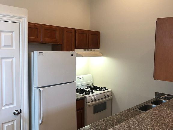5th image of 2736 Orleans Ave