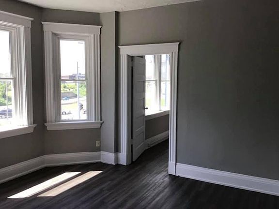 2nd image of 2326 Norwood Ave #8
