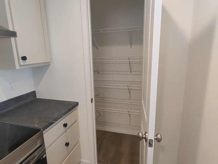 330B Kathleen St — Photo 9