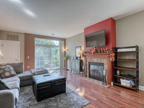 W206N16614 Blackberry Cir, Jackson, WI 53037