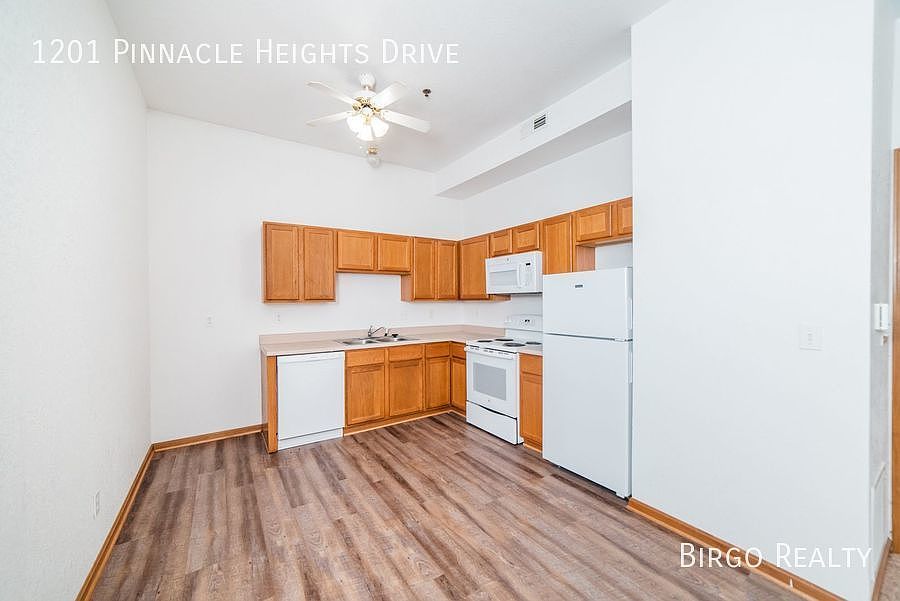 1st image of 1201 Pinnacle Heights Dr
