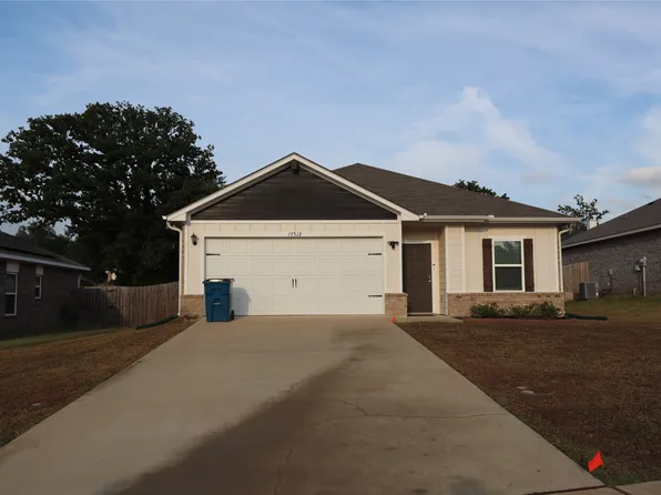 17512 Stacy St, Lindale, TX 75771