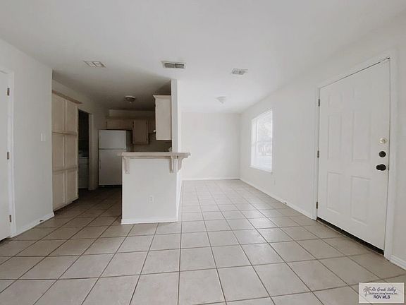 3rd image of 737 Sonesta Dr APT B