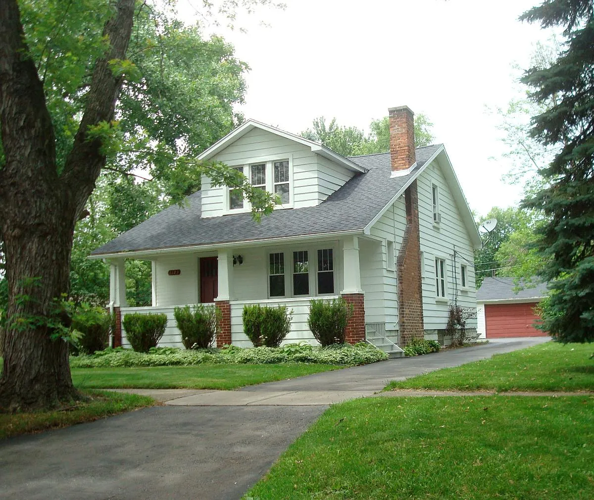 1123 Midland Blvd photo 1