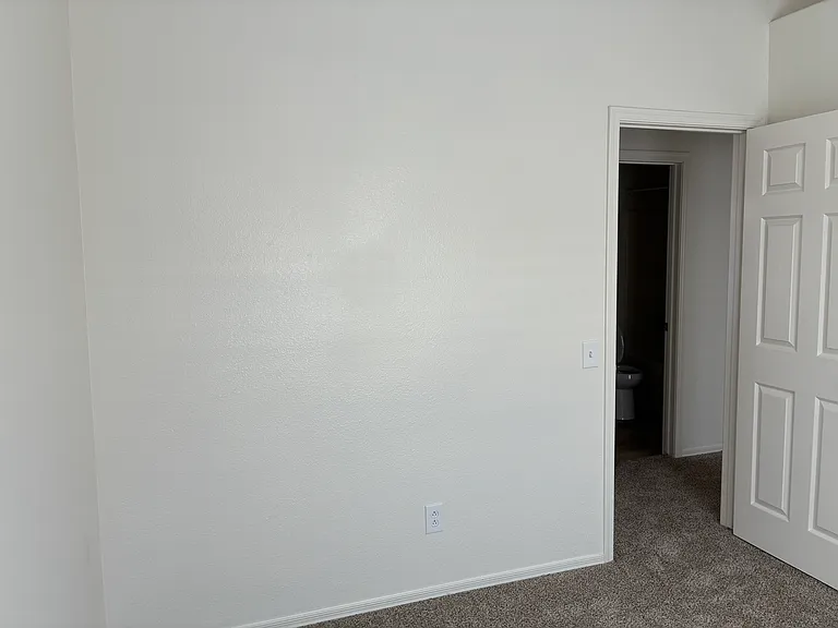 10422 W Windsor Blvd — Photo 35
