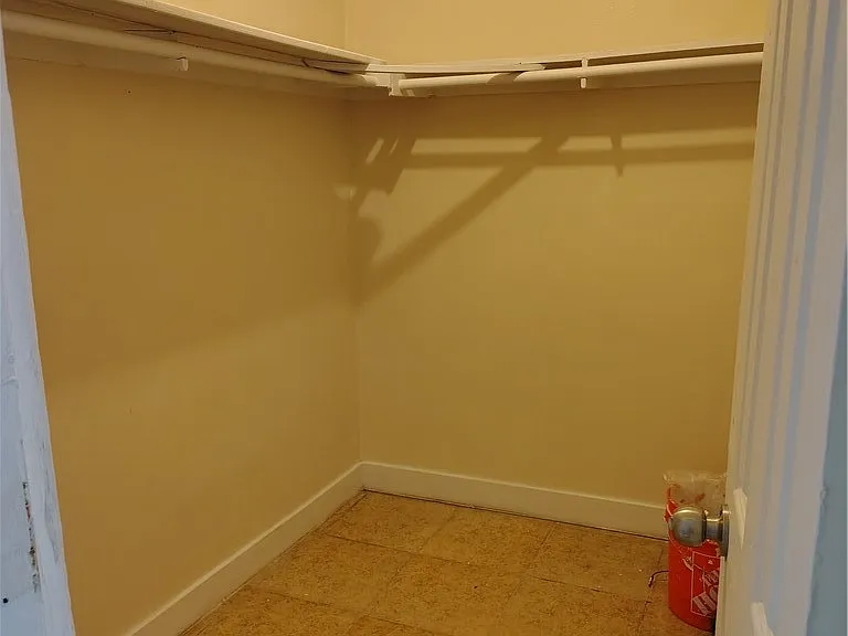 687 Karesh Ave #1 — Photo 3