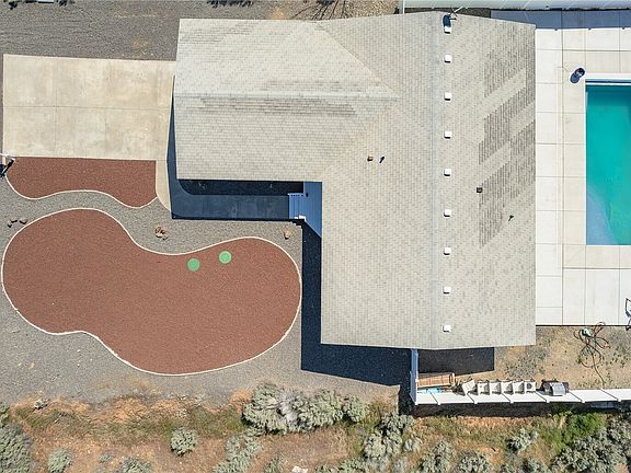 3rd image of 304 Airport Way SW