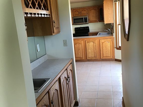Wet bar