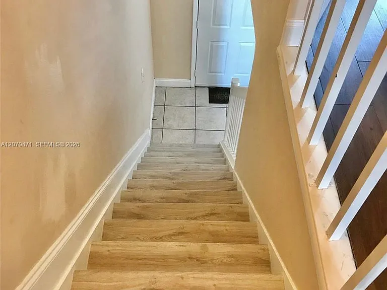 2864 Cambridge Ln — Photo 6